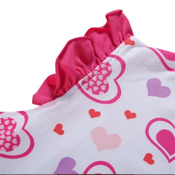 NWOT 💕 Princess Hearts Front Snap Onesie Bodysuit - Picture 10 of 13